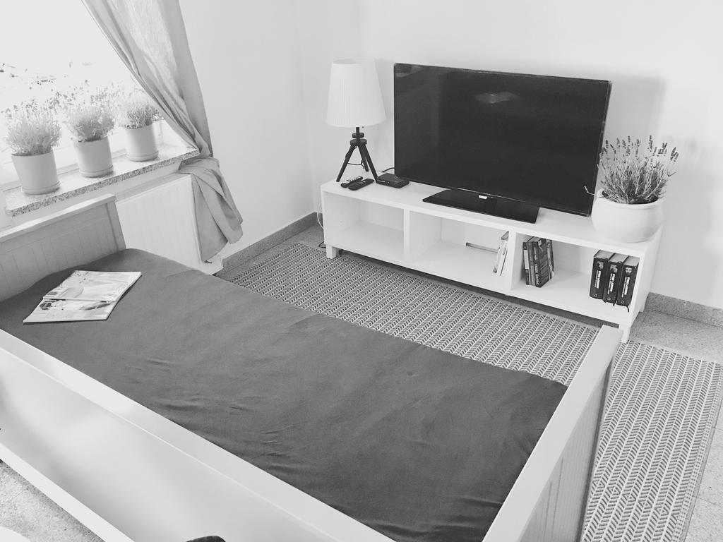 Apartament Lavender Srem Bagian luar foto