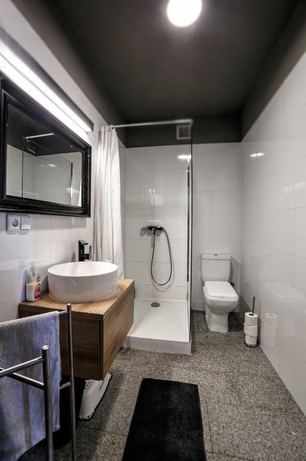 Apartament Lavender Srem Bagian luar foto