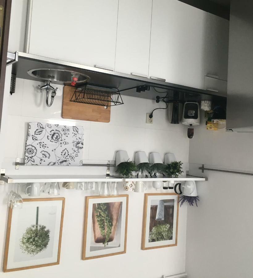 Apartament Lavender Srem Bagian luar foto